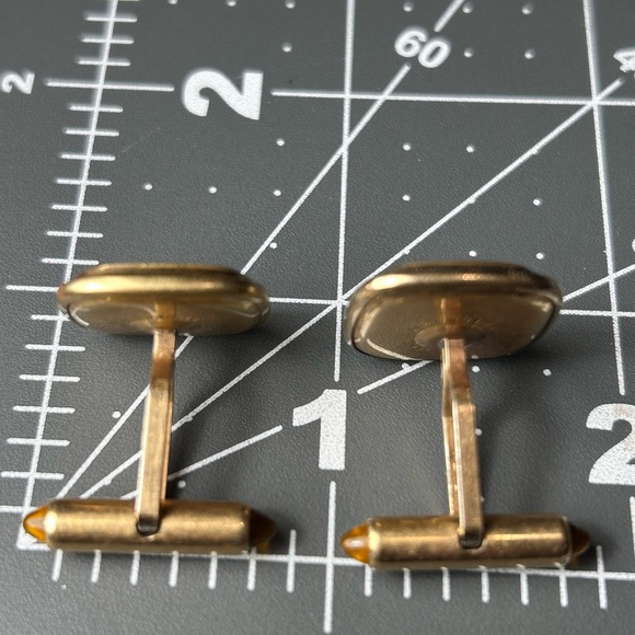 Krementz Cufflinks  Gold Tone Mid Century  Roman Greek Faces - Picture 2 of 6